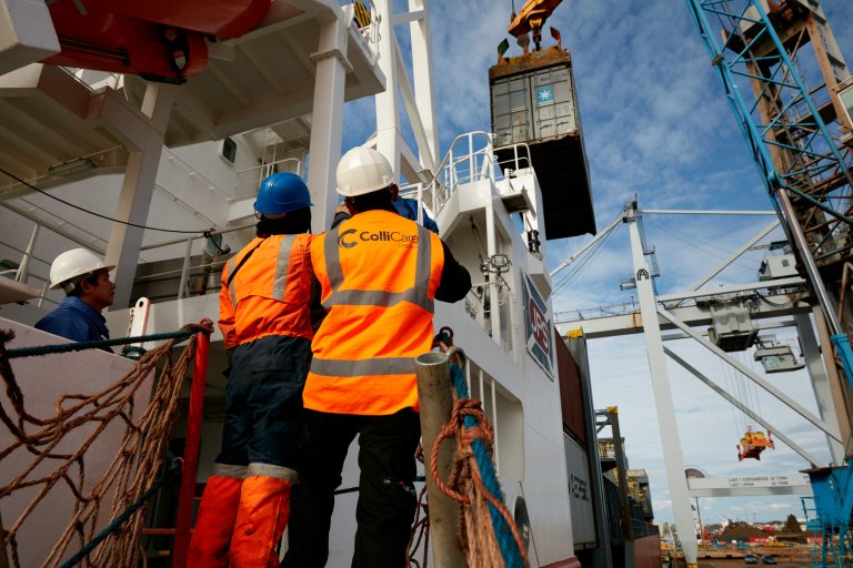 Decence logistics by sea freight